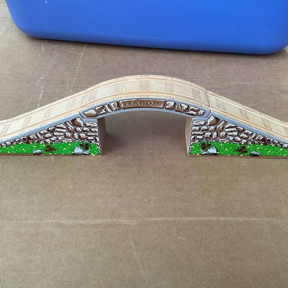 WOODEN Thomas the train - Maron Bridge - Picture 3 of 6